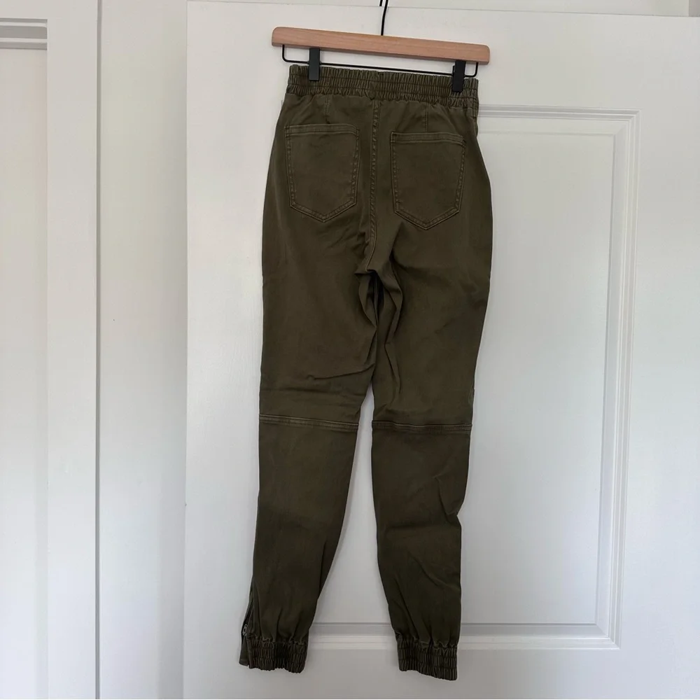 Spanx (XS) Olive Green Cargo Jogger in Stretch Twill High Rise Pants- Utility - Picture 10 of 12